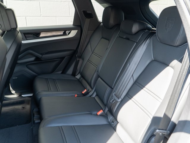 2026 Porsche Cayenne E-Hybrid photo 17