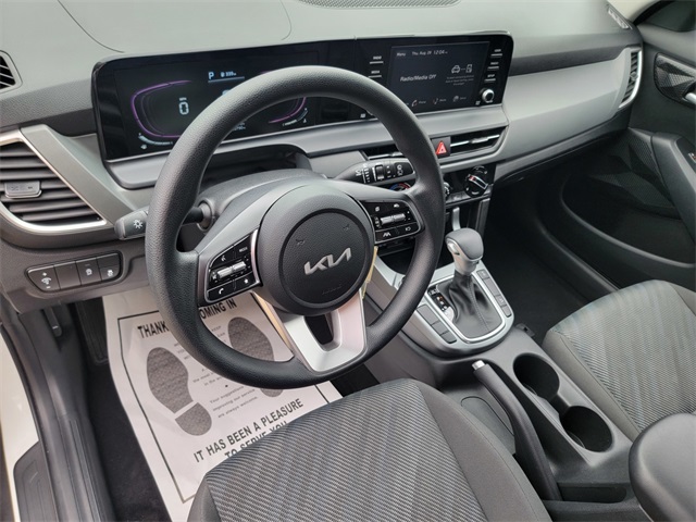2024 Kia Seltos LX photo 12