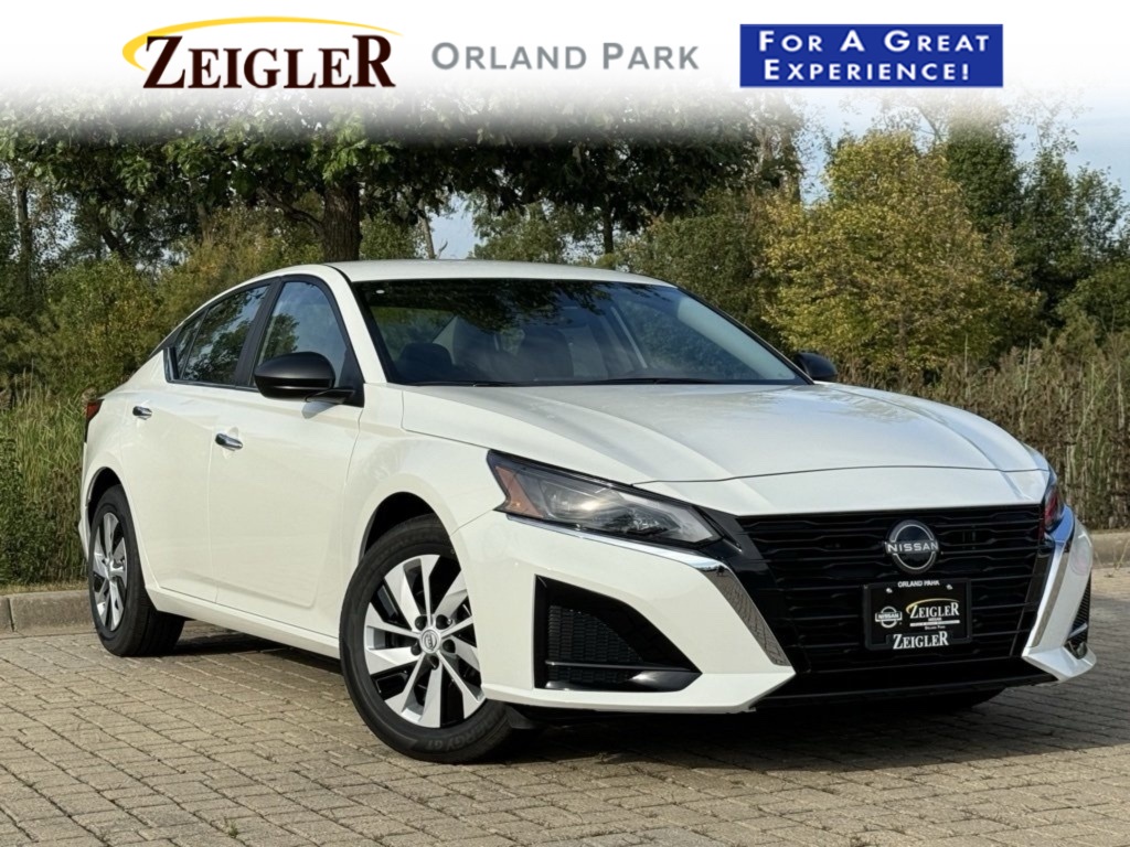 2025 Nissan Altima S's photo