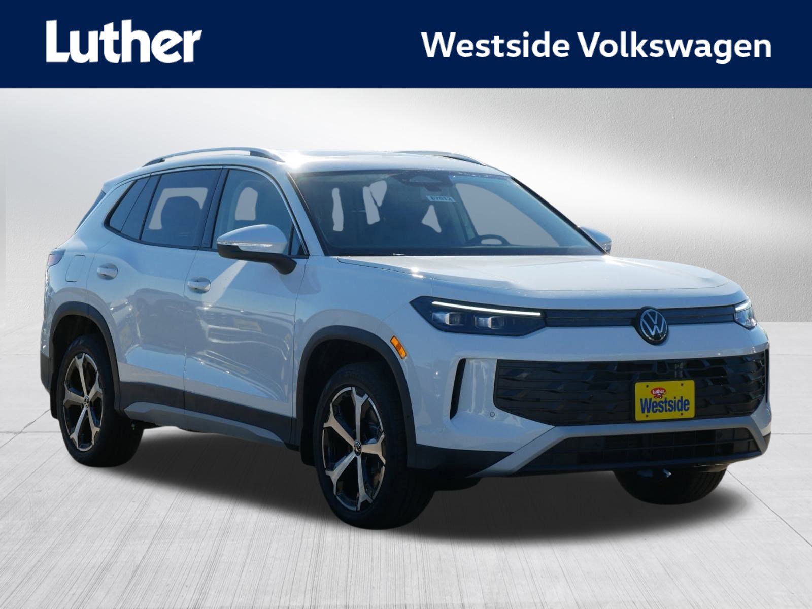 2026 Volkswagen Tiguan SE's photo