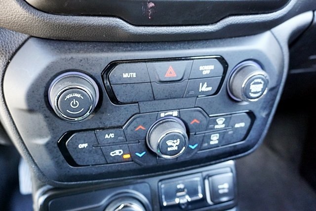 2023 Jeep Renegade Latitude Upland photo 26