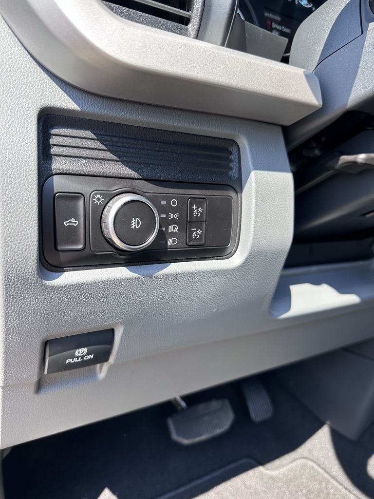 2025 Ford F-250 photo 13