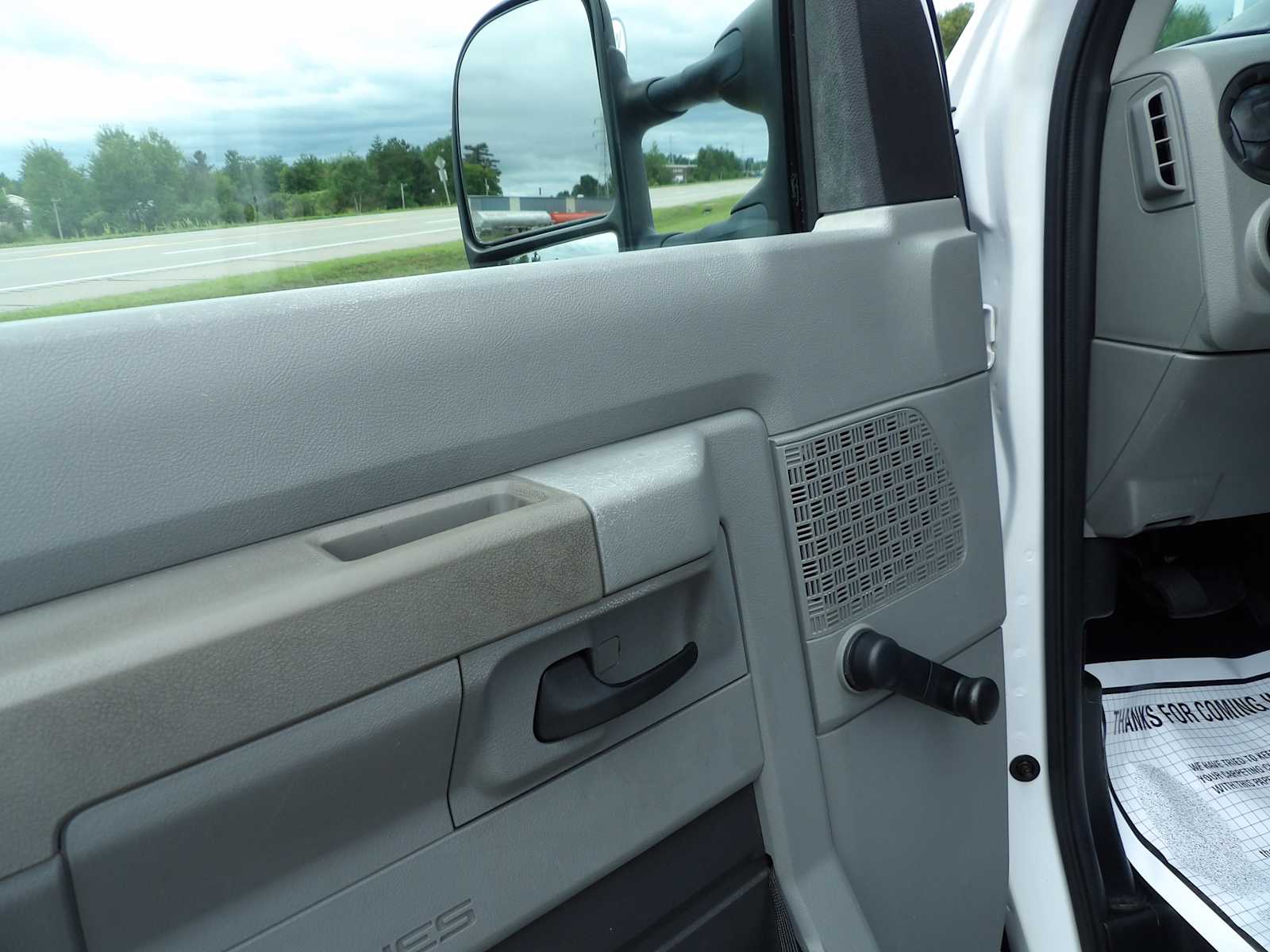 2014 Ford E-150 photo 15