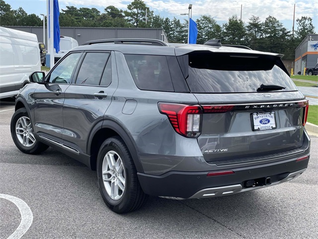 2025 Ford Explorer photo 3