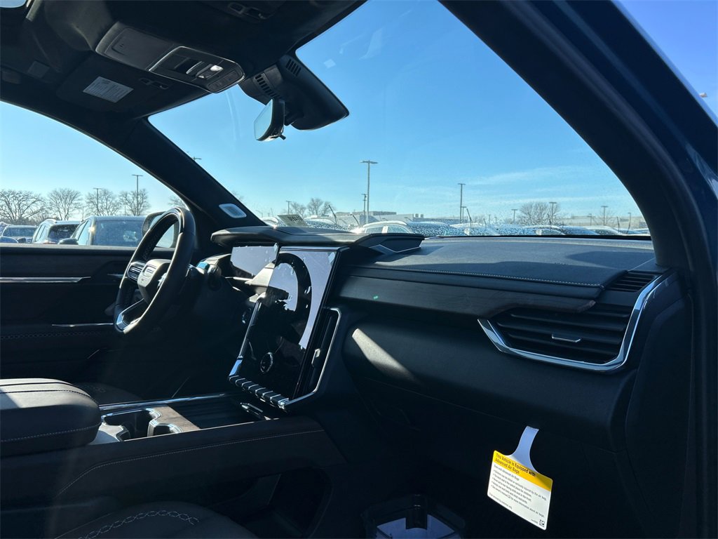 2026 GMC ACADIA - Image 36