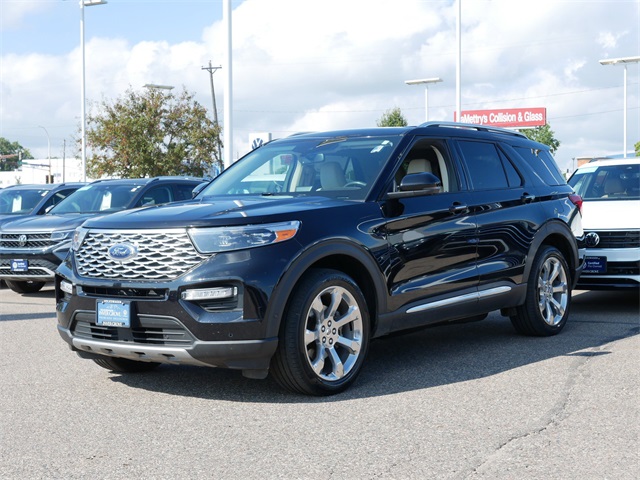 2020 Ford Explorer Platinum photo 2