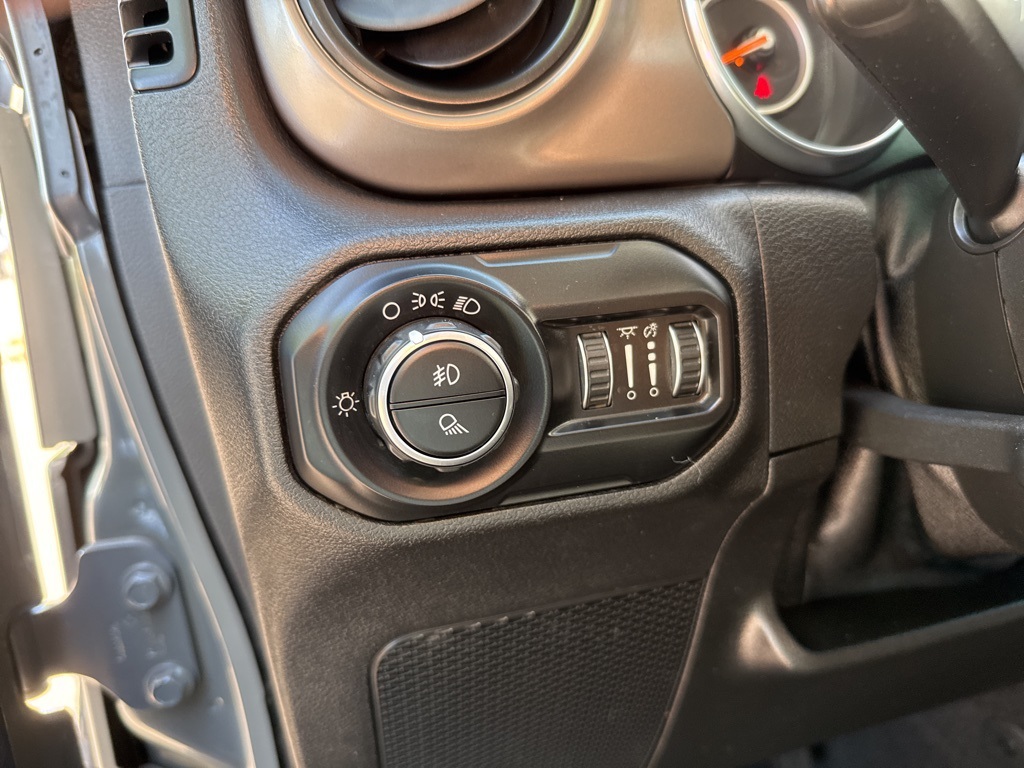 2021 Jeep Gladiator Sport photo 35
