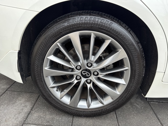 2024 Infiniti Q50 LUXE photo 9