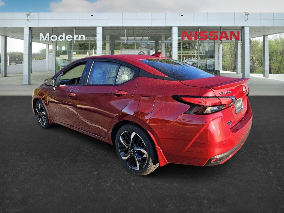 2025 Nissan Versa SR photo 3