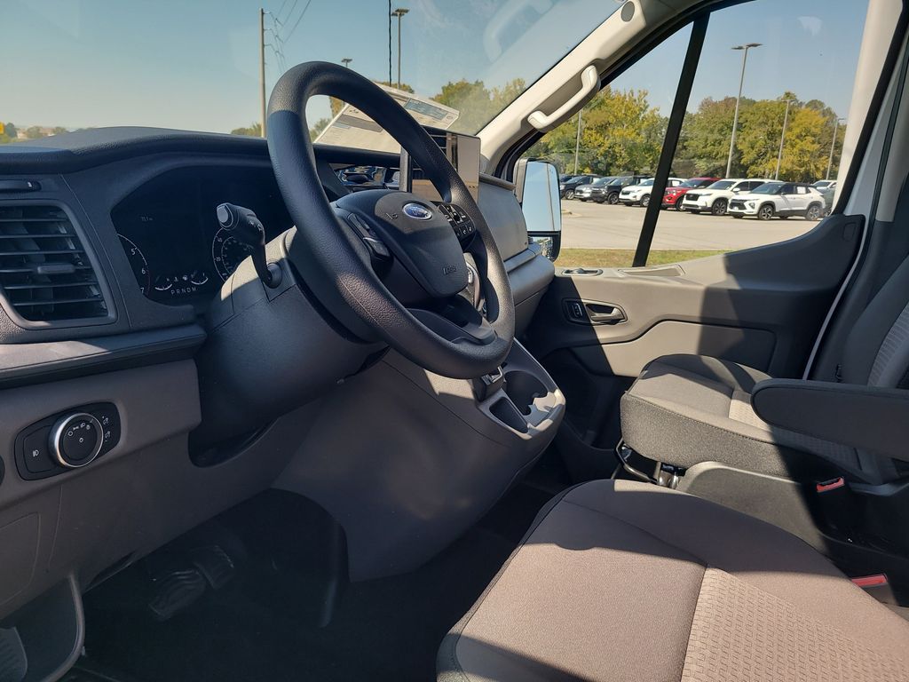 2025 Ford Transit photo 9