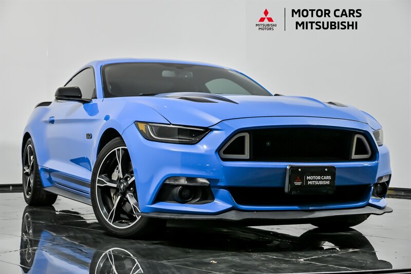 2017 Ford Mustang GT Premium's photo