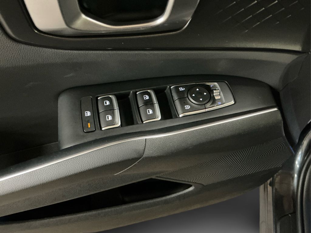2022 Kia Sorento LX photo 18