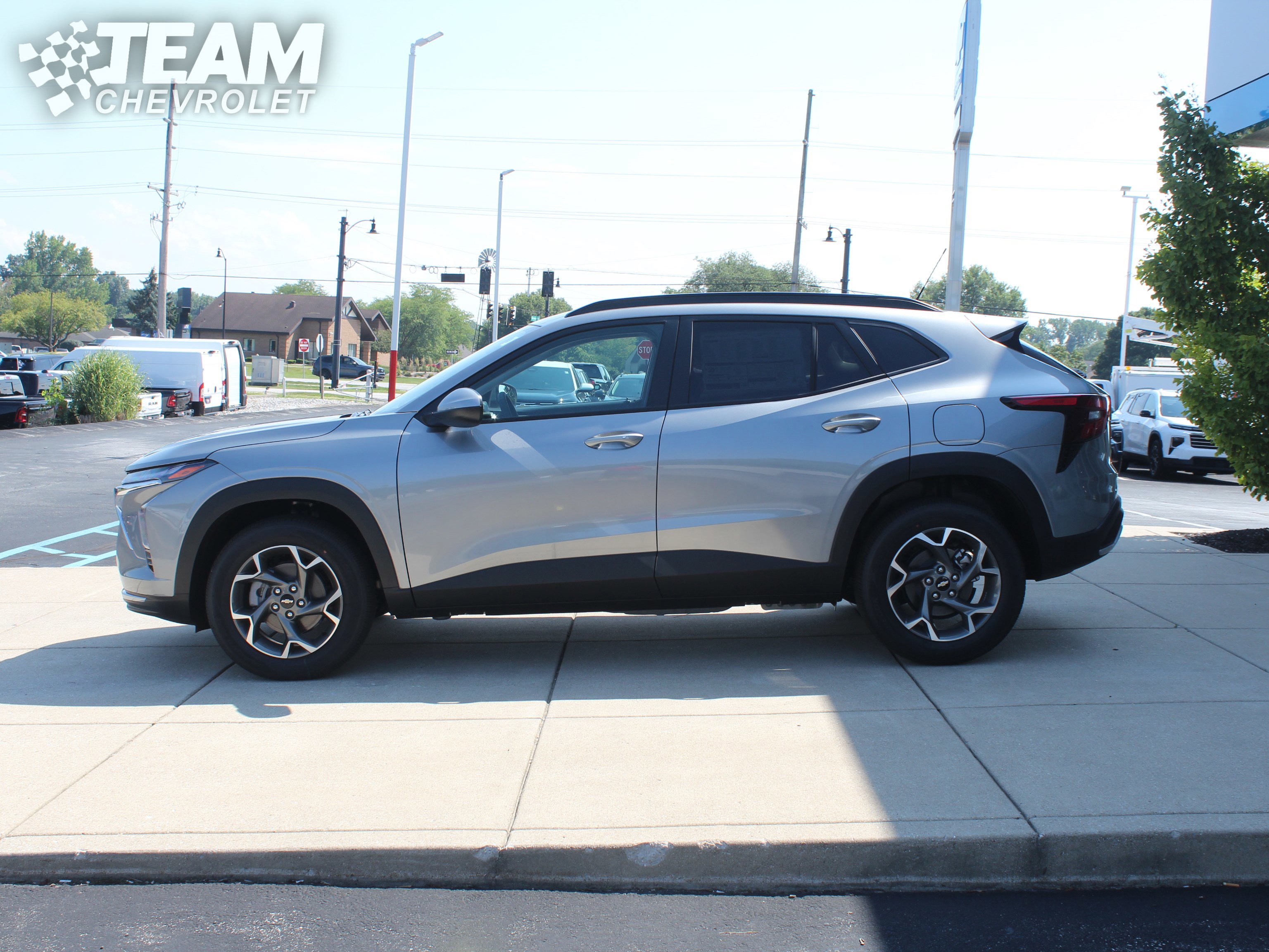 2025 Chevrolet Trax LT photo 6