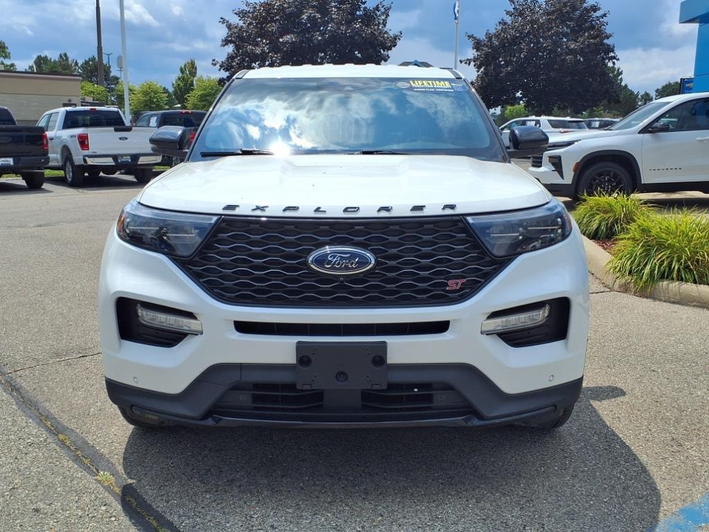 2022 Ford Explorer ST photo 2
