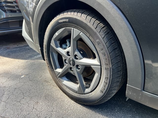 2025 Kia K4 LXS photo 4