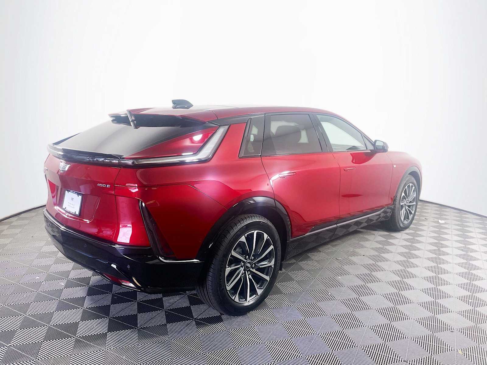 2025 Cadillac Lyriq Sport photo 2