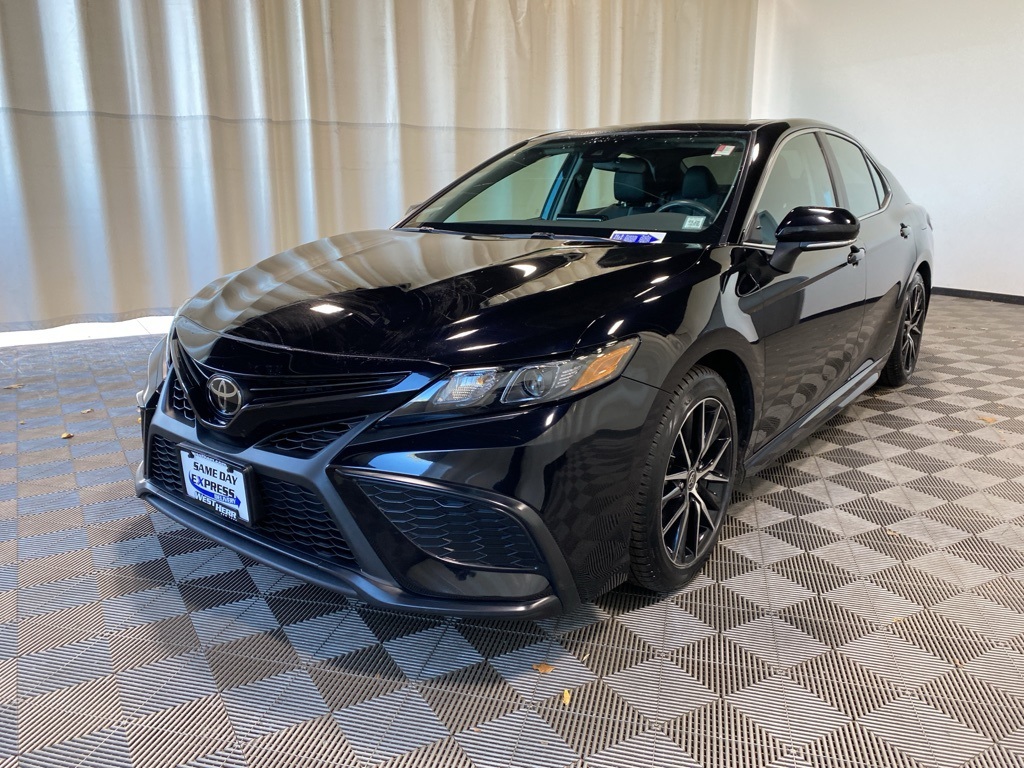 2023 Toyota Camry SE photo 5