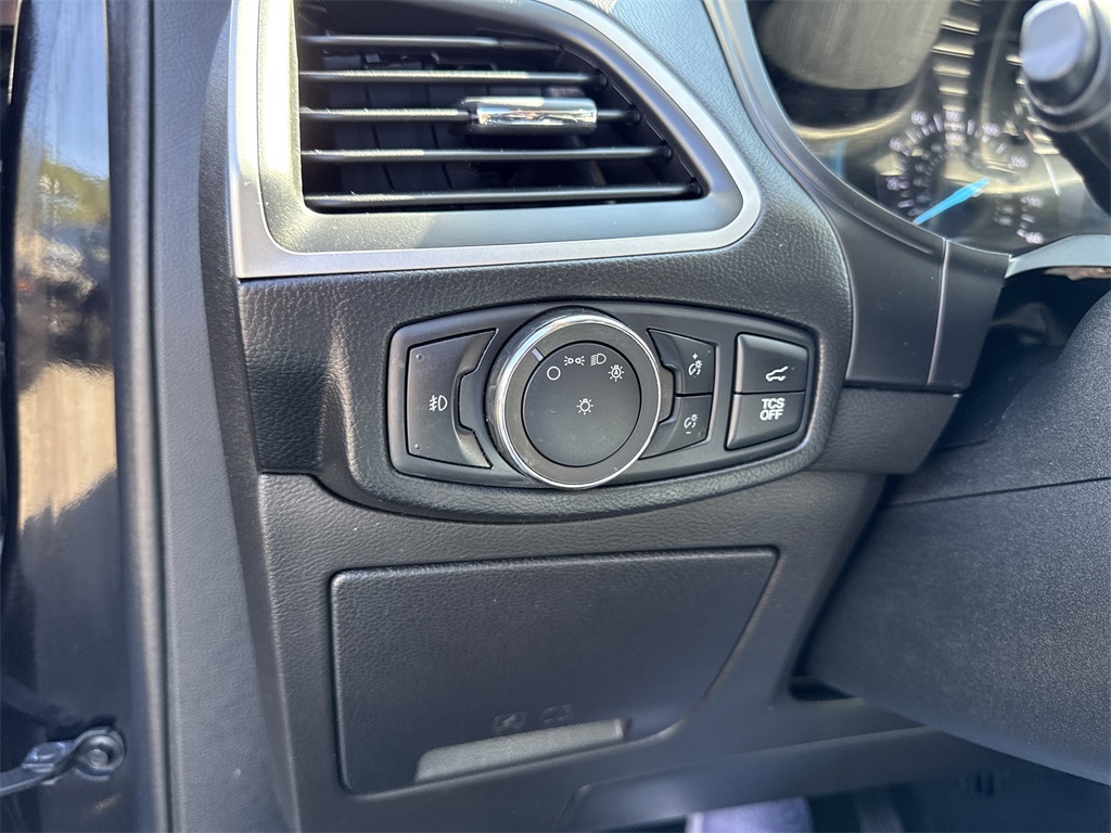 2022 Ford Edge SEL photo 23