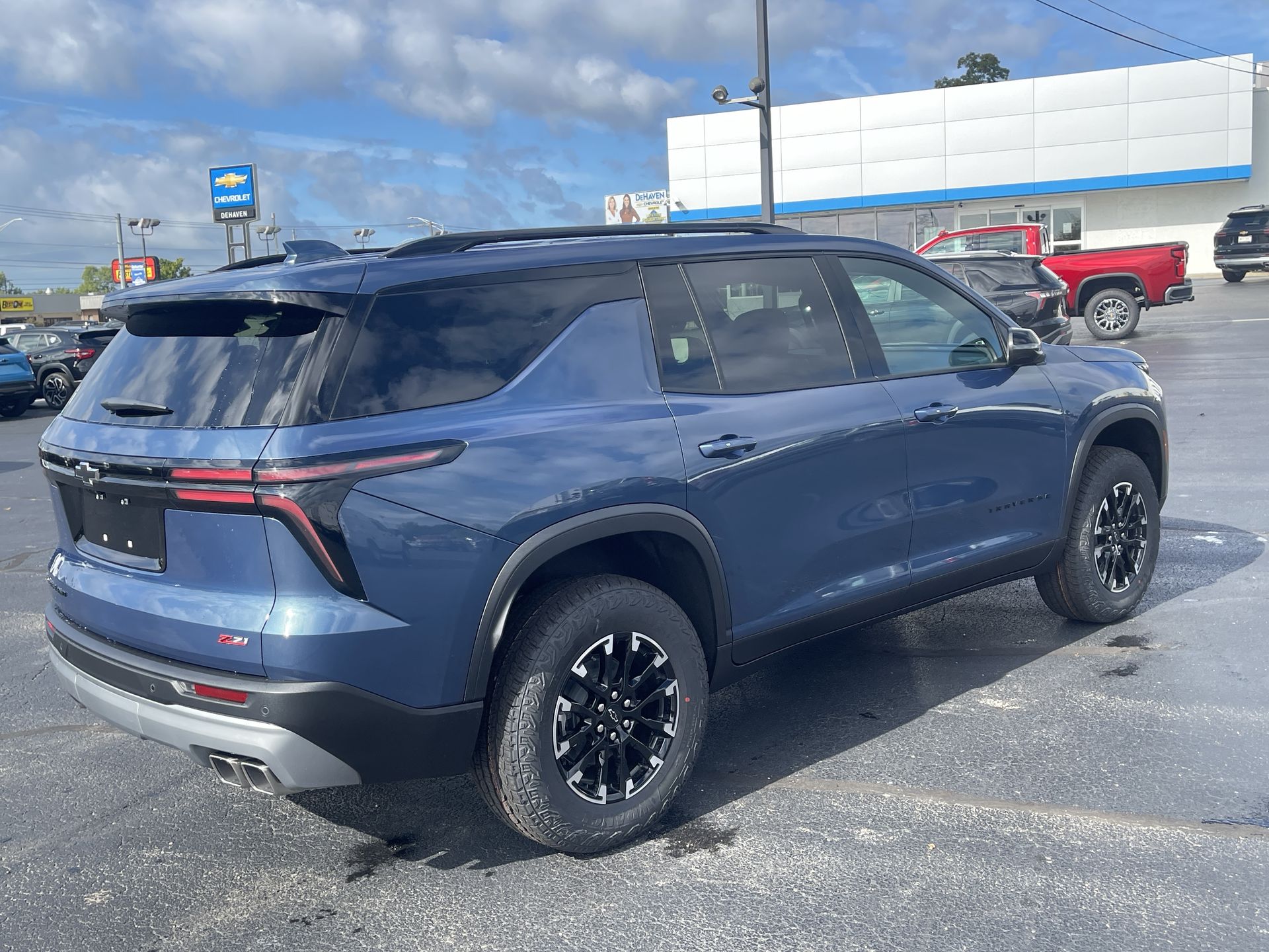 2026 Chevrolet Traverse Z71 photo 2