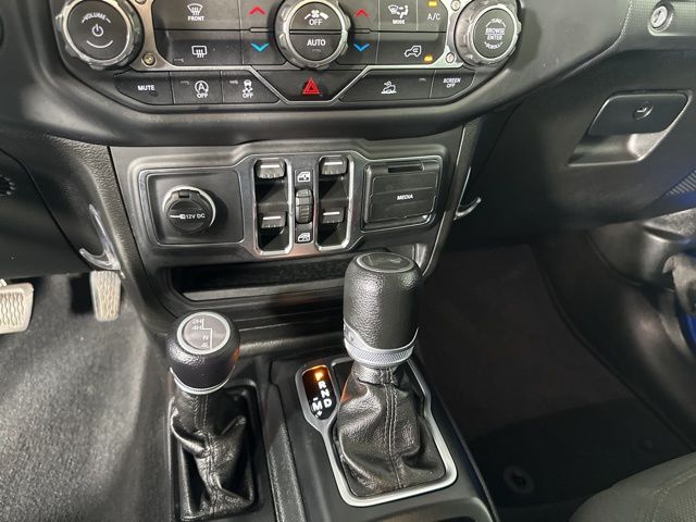 2023 Jeep Wrangler Willys photo 17