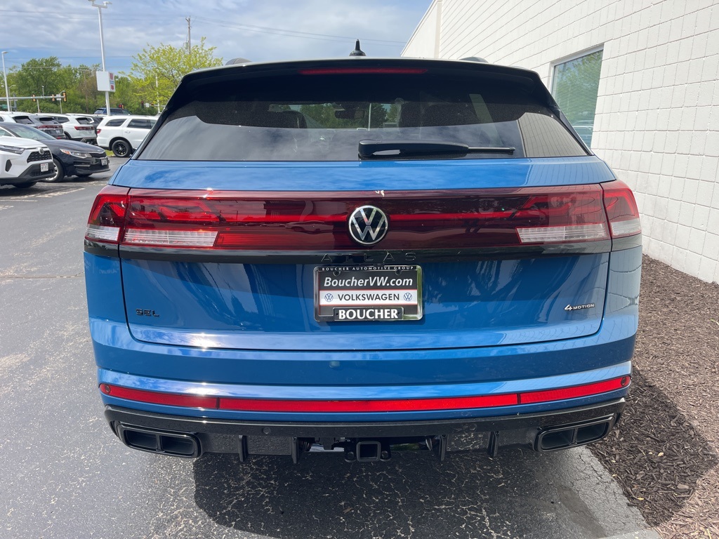 2025 Volkswagen Atlas Cross Sport SEL R-Line photo 4