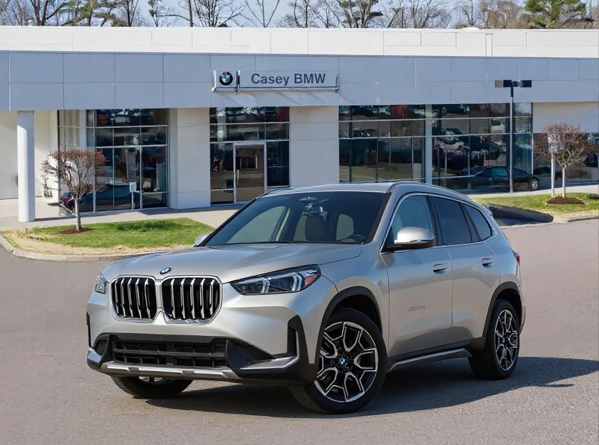 2026 BMW X1 28i's photo