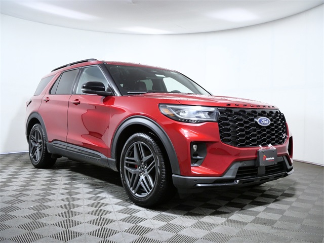 2025 Ford Explorer ST's photo