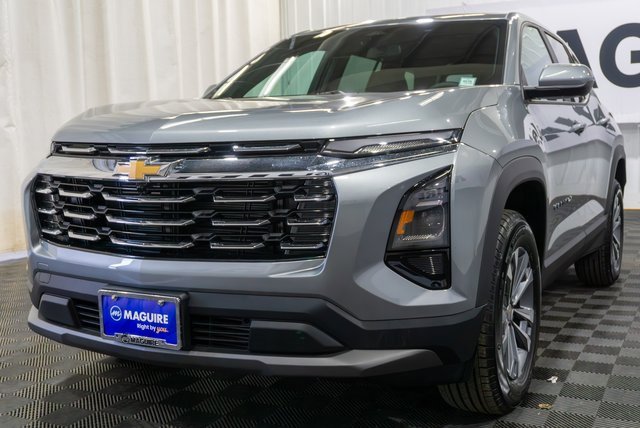 2026 Chevrolet Equinox LT photo 2