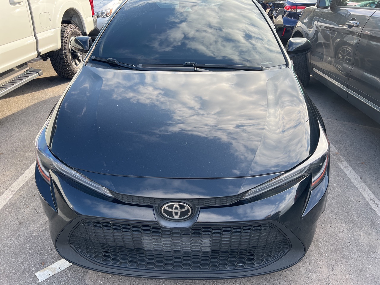 2021 Toyota Corolla LE photo 2