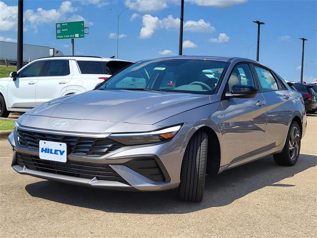 2025 Hyundai Elantra SEL Sport photo 2