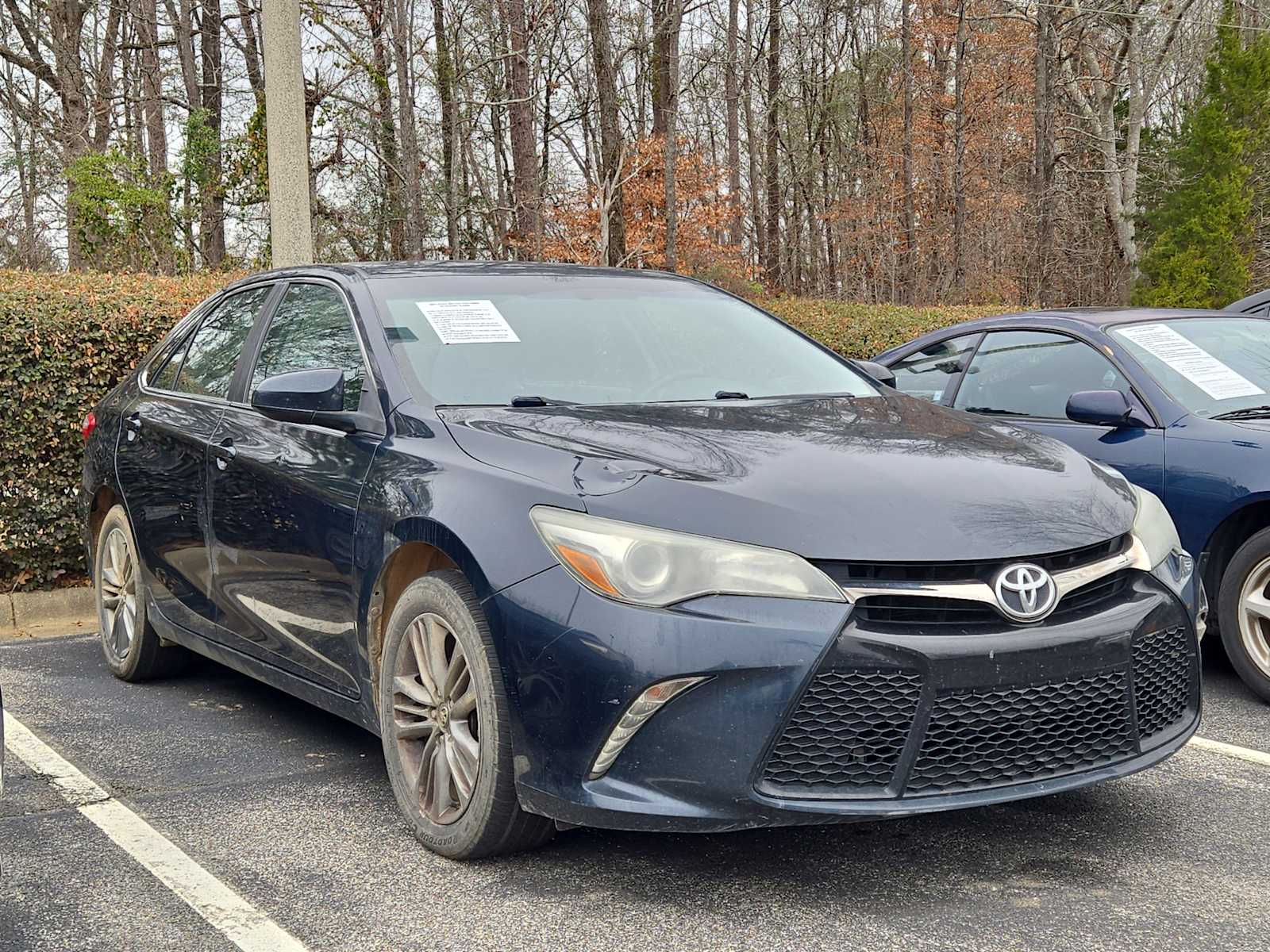 2017 Toyota Camry SE's photo