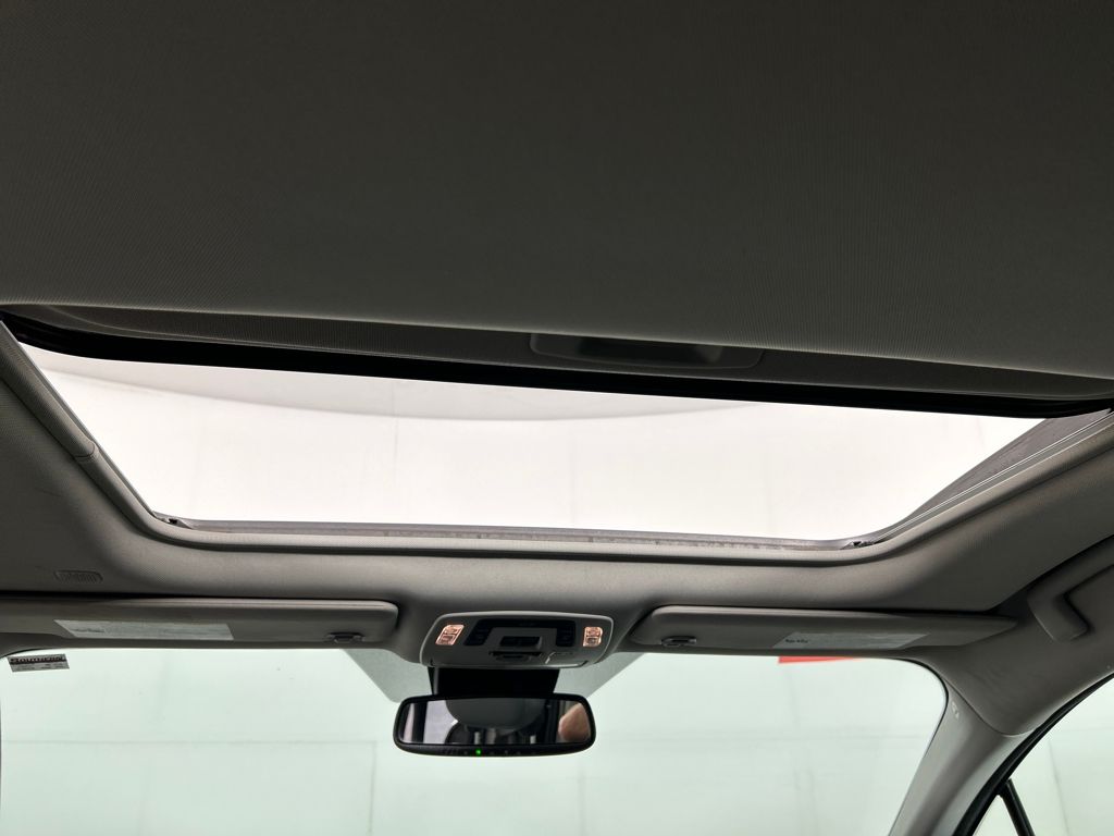 2021 Toyota Sienna XLE photo 33