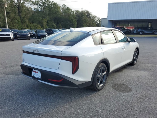2025 Kia K4 LXS photo 3