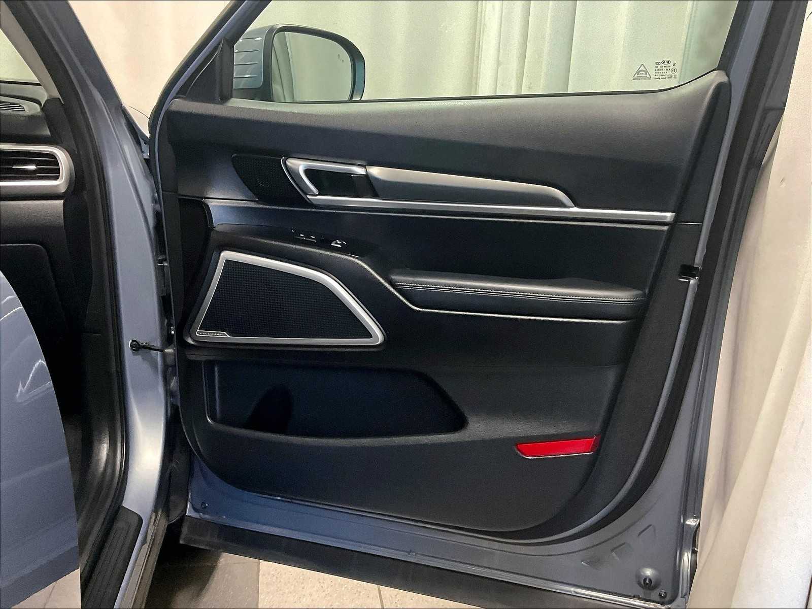 2020 Kia Telluride LX photo 12
