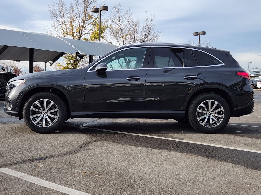 2025 Mercedes Benz GLC 300 4MATIC photo 4