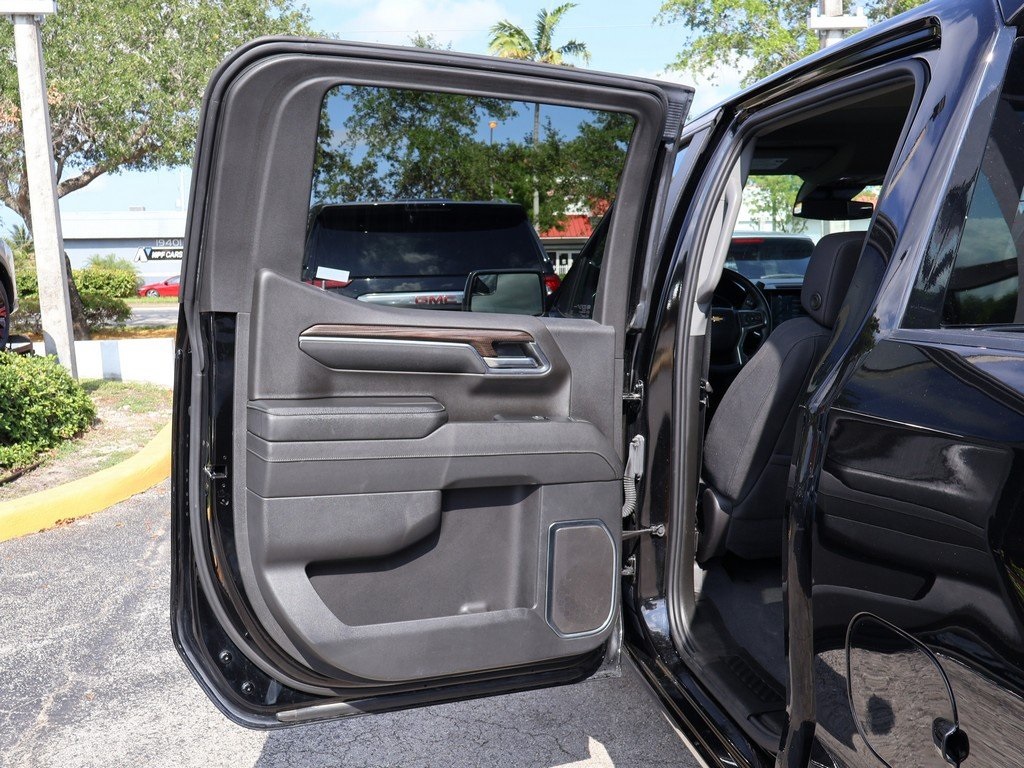 2023 Chevrolet Silverado 1500 LT photo 16