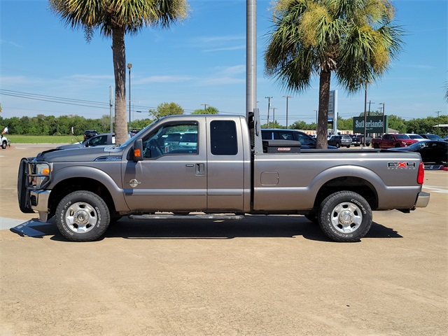 2011 Ford F-250 photo 2