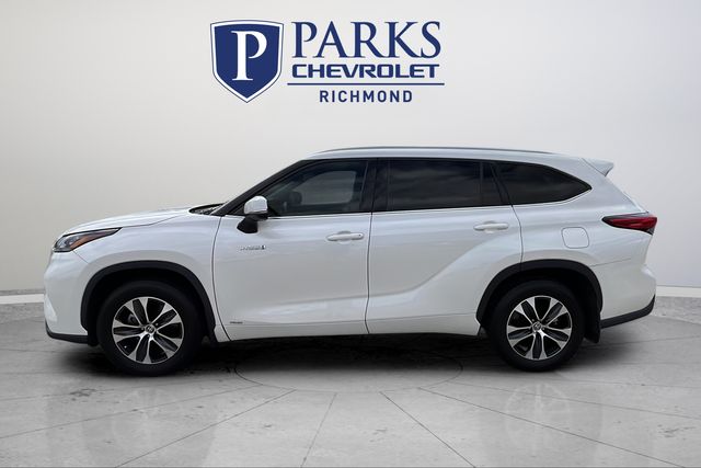 2020 Toyota Highlander XLE photo 3