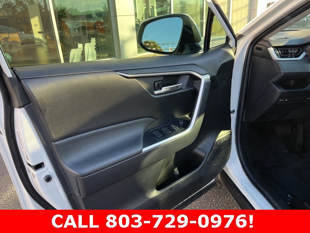 2023 Toyota RAV4 XLE Premium photo 4