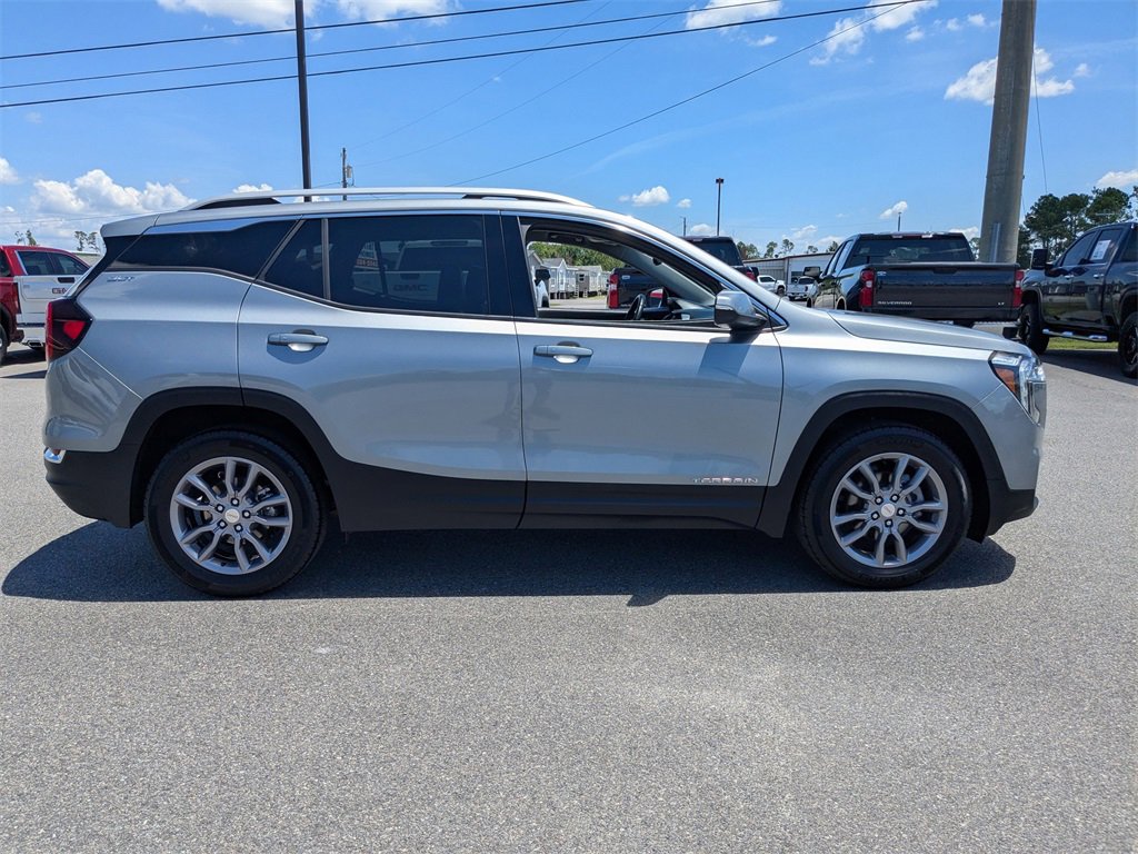 2024 Gmc Terrain SLT photo 3