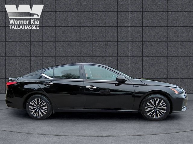 2024 Nissan Altima 2.5 SV photo 3