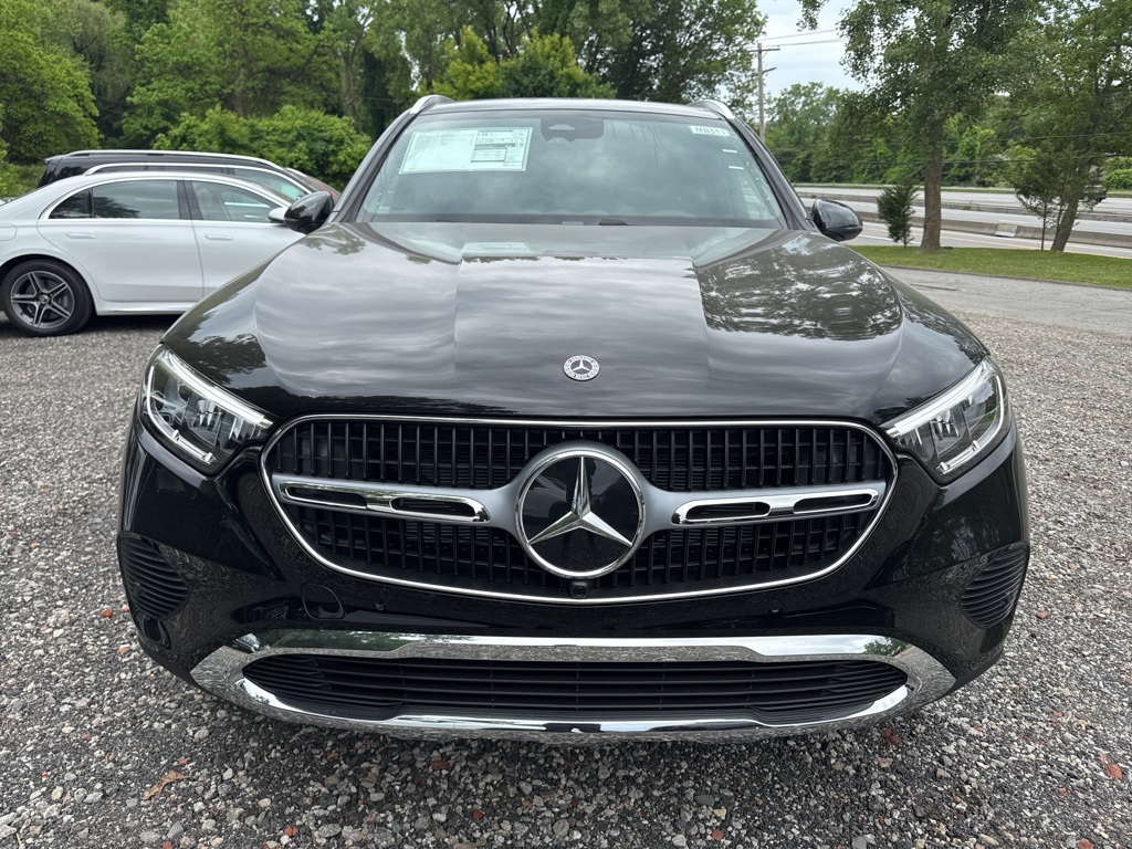 2025 Mercedes Benz GLC 300 4MATIC photo 2