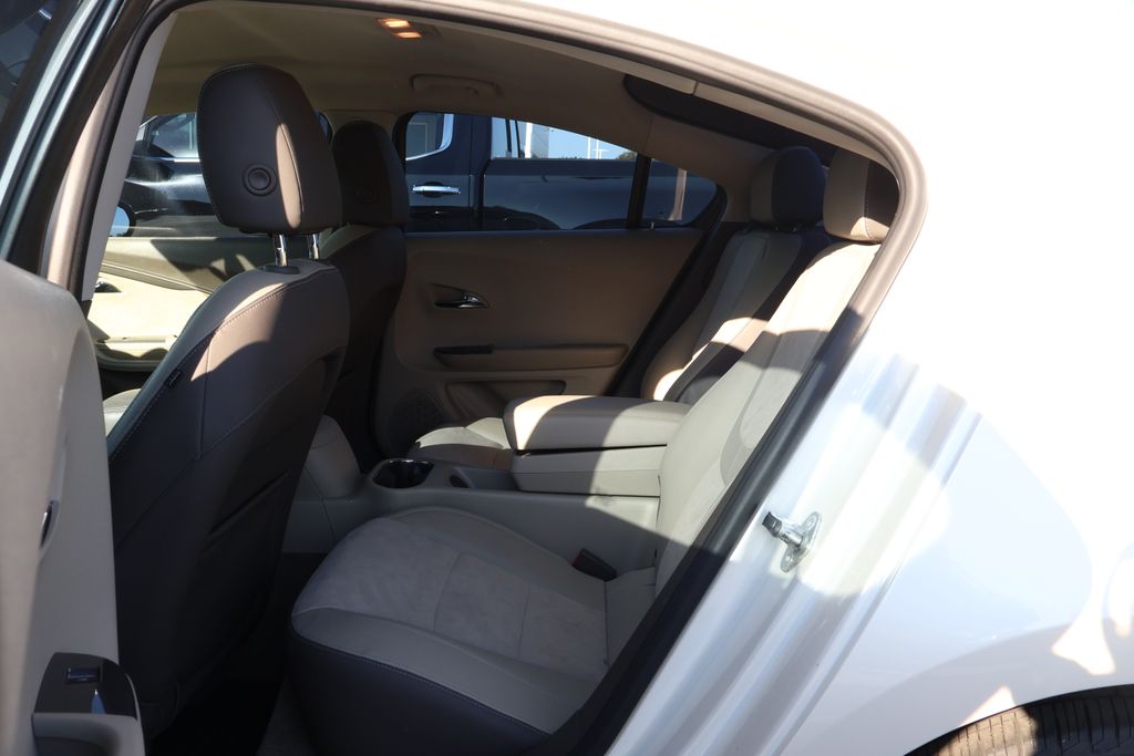 2014 Chevrolet Volt Base photo 25