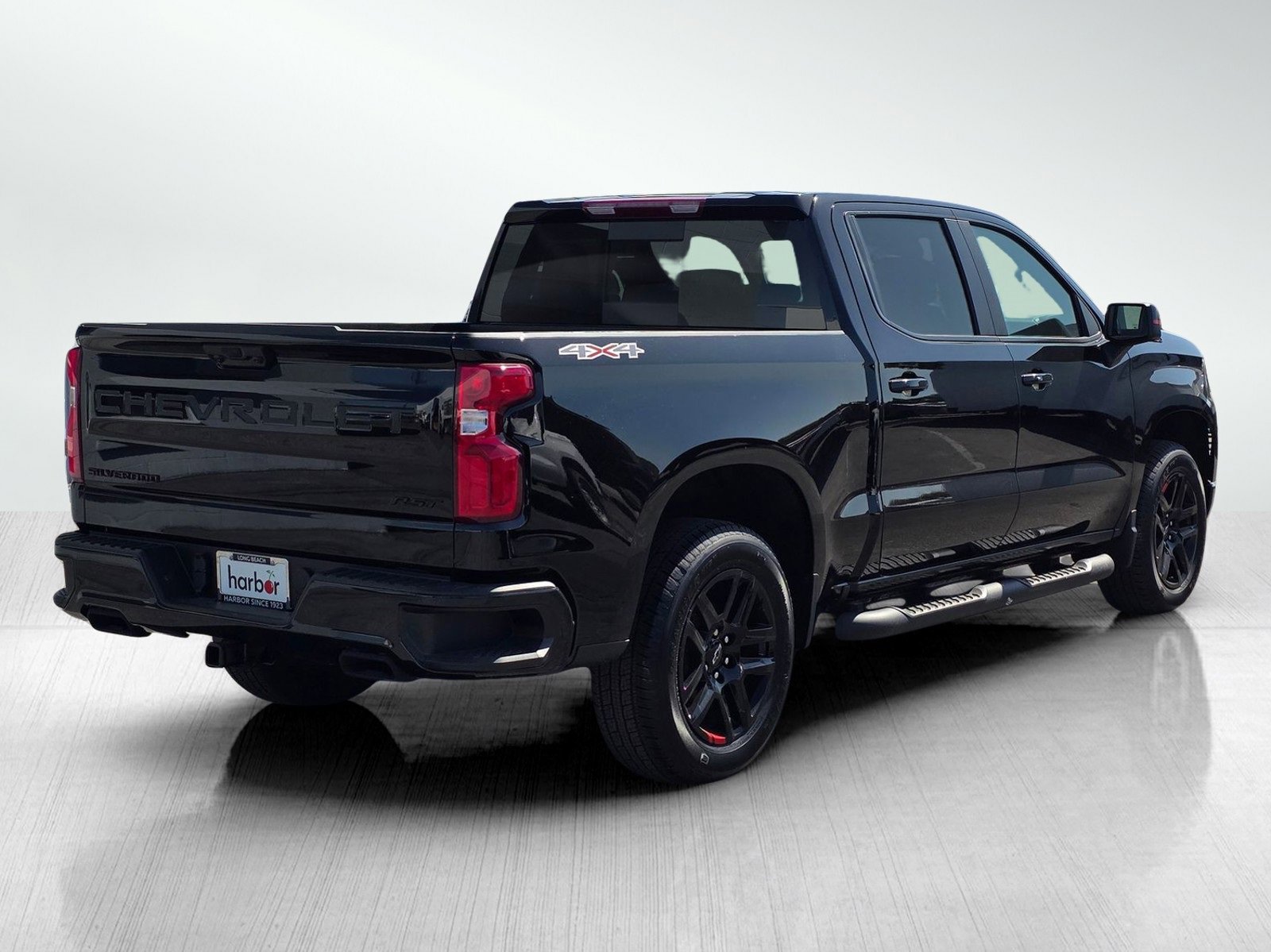 2025 Chevrolet Silverado 1500 RST photo 4