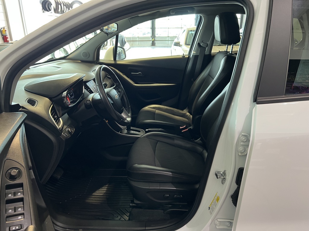 2021 Chevrolet Trax LT photo 14