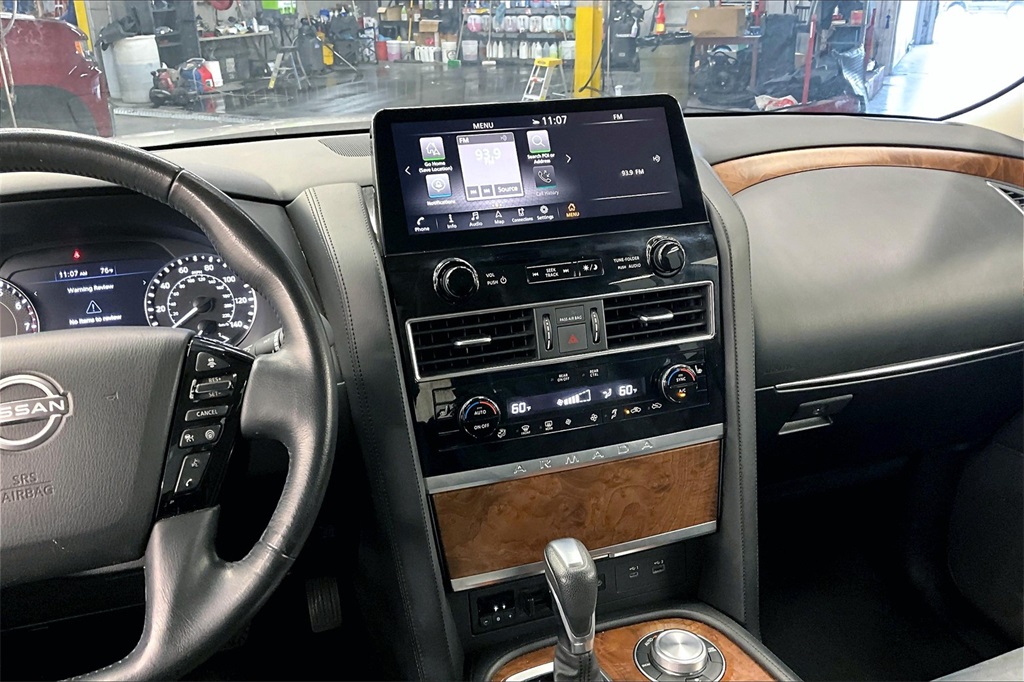 2023 Nissan Armada SL photo 3