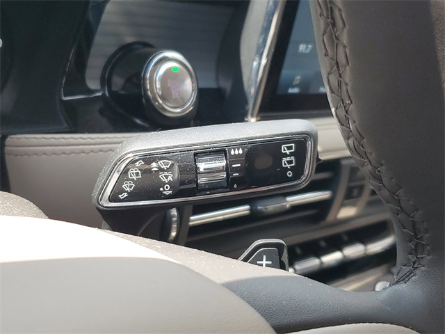 2022 Lincoln Corsair Standard photo 14