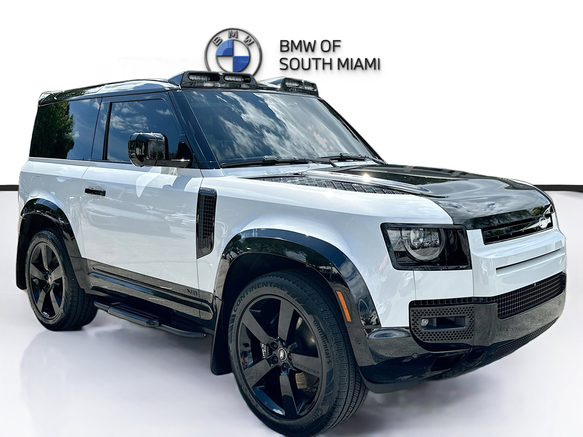 2023 Land Rover Defender V8