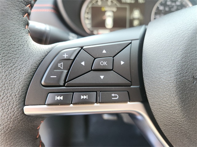 2025 Nissan Versa SR photo 16