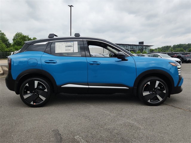 2025 Nissan Kicks SR photo 2